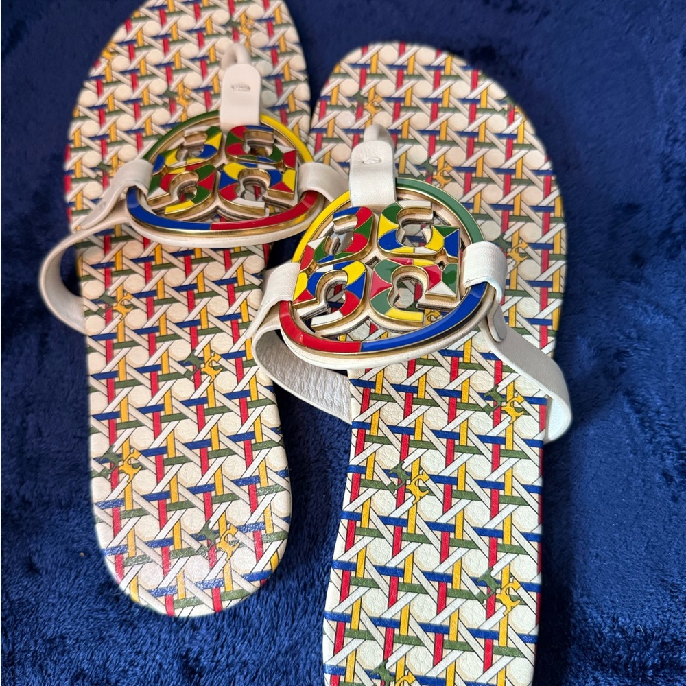 Tory Burch White Sandal Flip Flops with Multicolor Logo Medallions - Picture 2 of 3